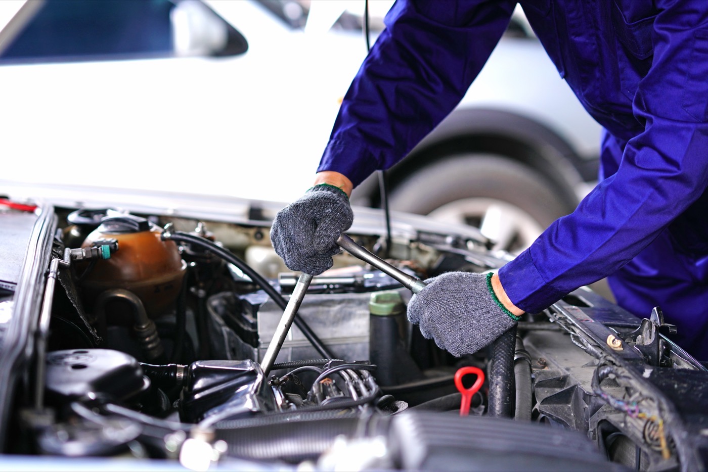 Automobile livraison lubrifiant filtre EPI Ad blue Liquide de refroidissement Lavage glace Nettoyage et désinfectant AQUILUB'SERVICES